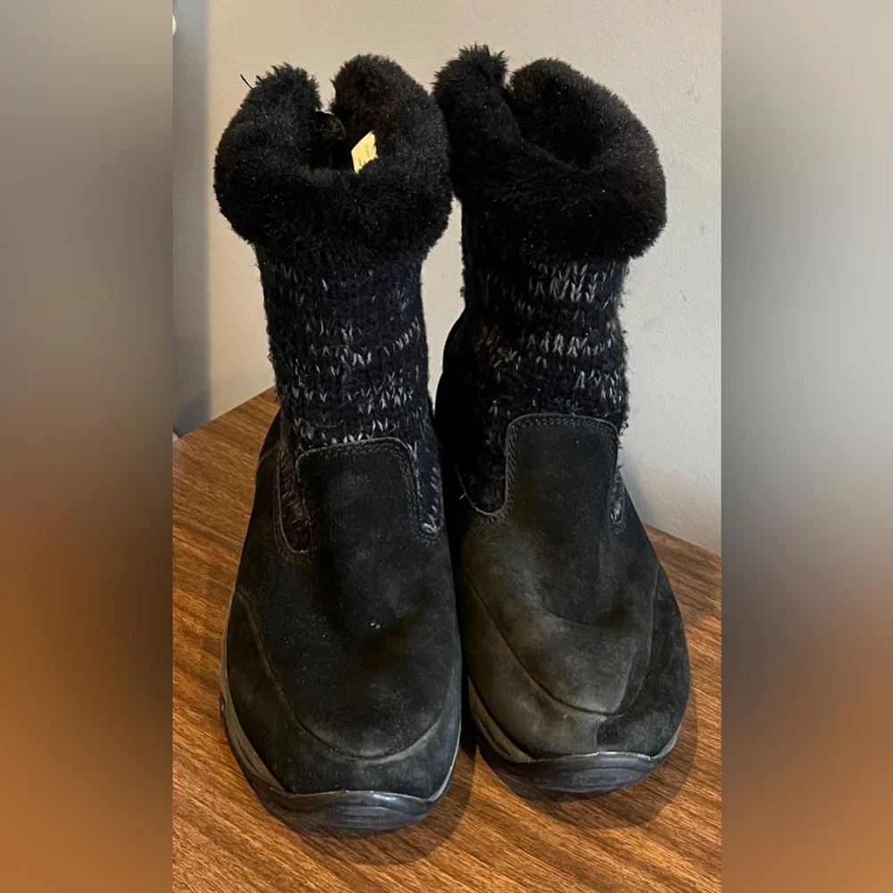 Khombu Black Suede and Knit Faux Fur Winter Boots, Size 7